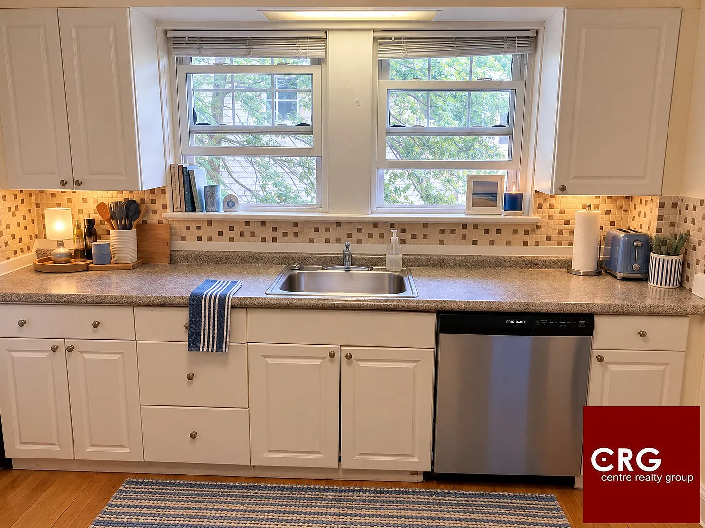 6 bed, 2.5 bath, $8,600 — Photo 4