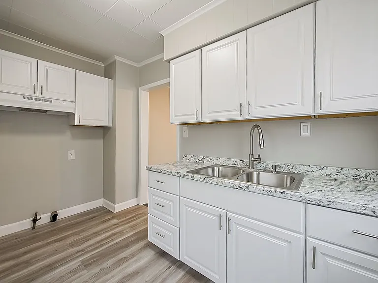 245 S Edith St — Photo 6