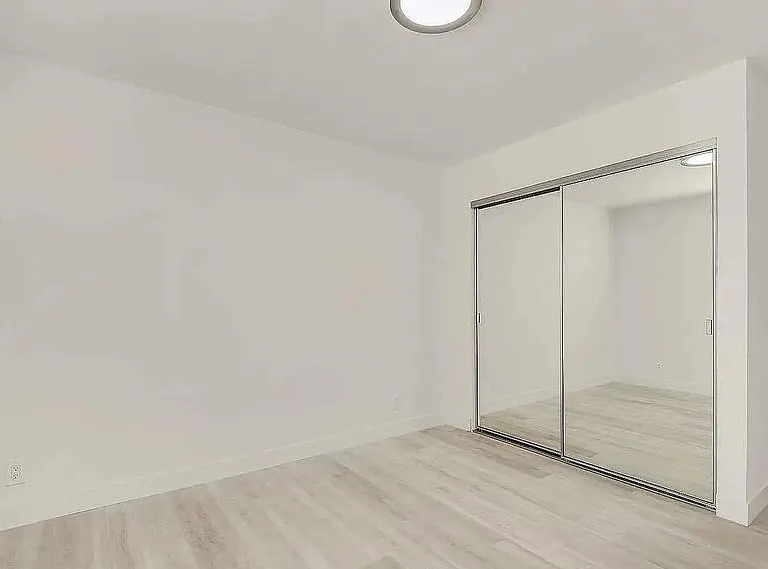 1739 Addison St #5 — Photo 9