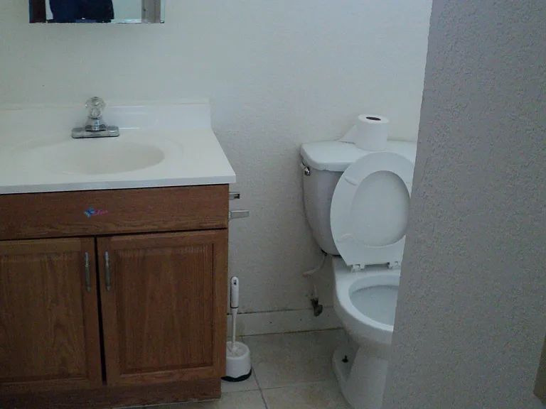317 E Phoenix St — Photo 6