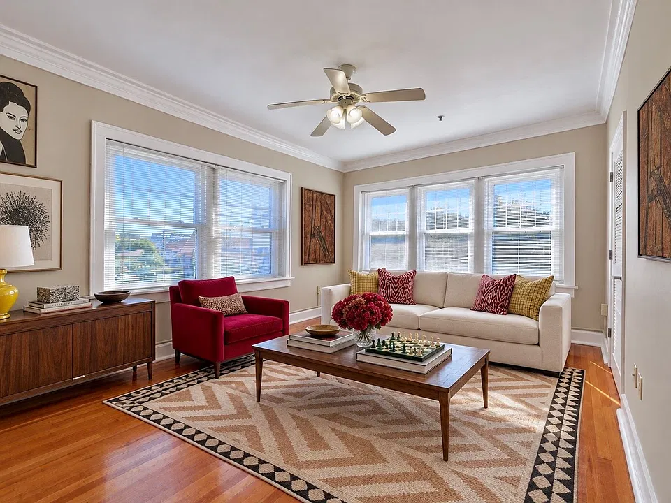423 E Elm St