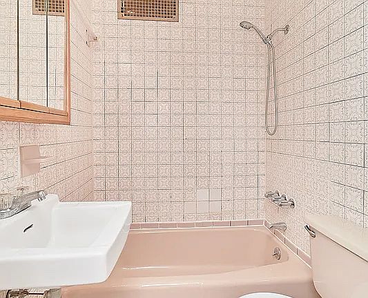 5th image of 241 W 24th St #4BB