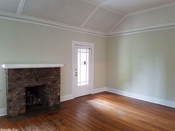 3rd image of 106 Fountain Ave