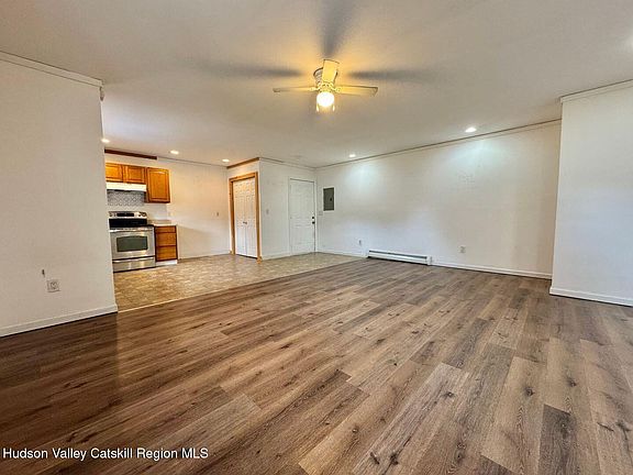 4th image of 2815 W Church St #B