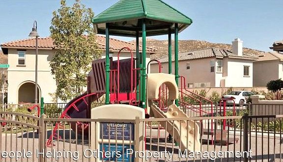 3rd image of 10560 Hollingsworth Way