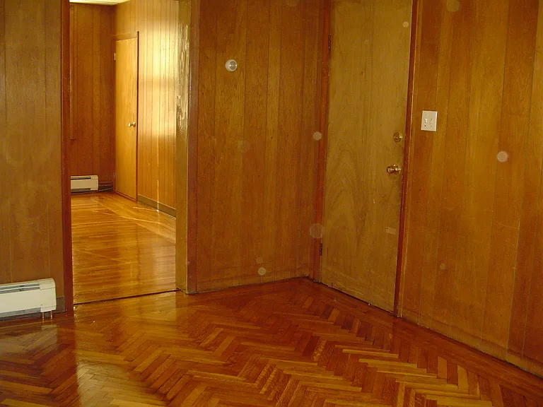 21 Havre St — Photo 2