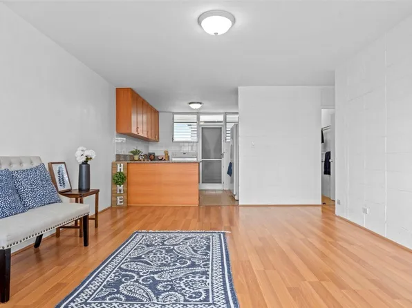 1109 Kokea St APT I304, Honolulu, HI 96817