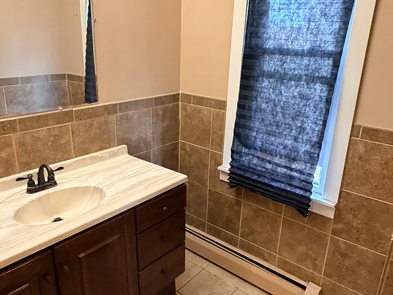 321 Grand Ave #2 — Photo 10