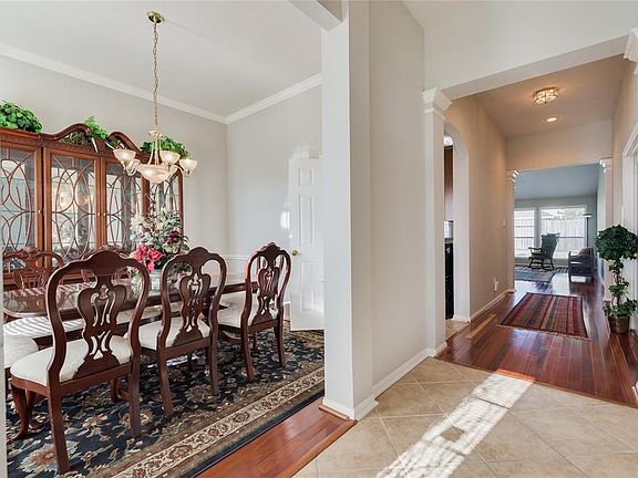 3rd image of 3527 Beacon Hill Dr