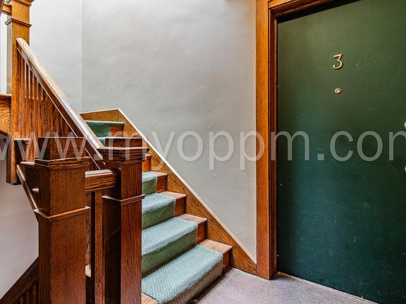5th image of 911 Forest Ave APT 3
