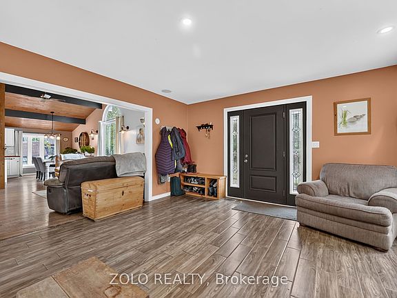 4th image of 381 Beachview Ave