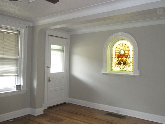 4th image of 571-573 Howell Ave #1