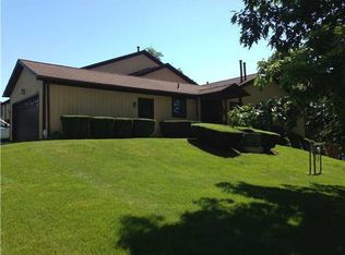 1189 Ridge Crest Dr, Victor, NY 14564