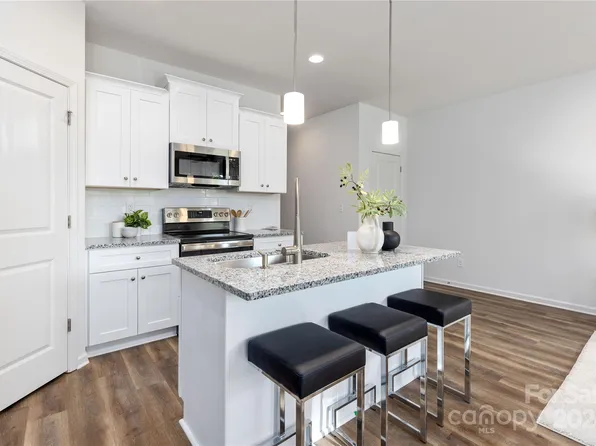 4325 Perkins Rd, Charlotte, NC 28269