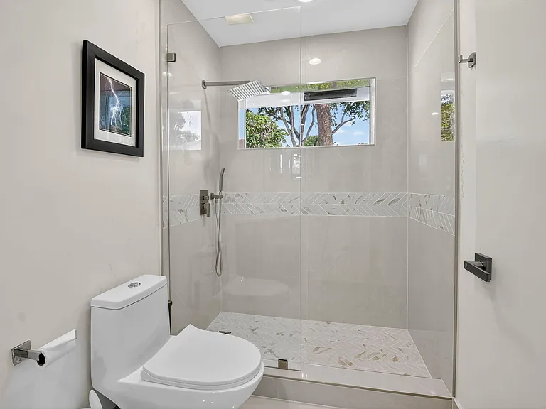 2218 NW 52nd St — Photo 22