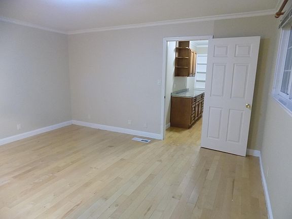 4th image of 1518 Stone Creek Dr