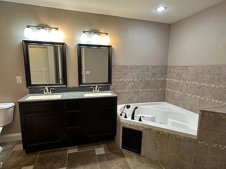 335 Lyle Curtis Cir — Photo 40