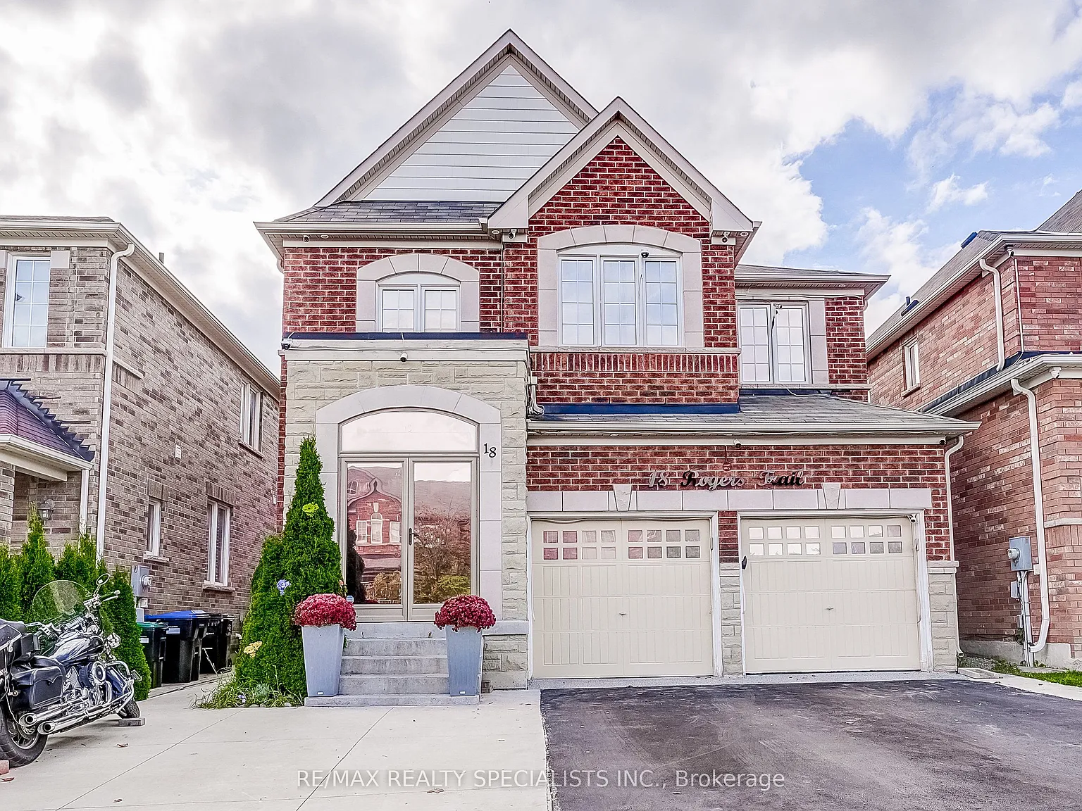 4 bed, $3,550 — Photo 1