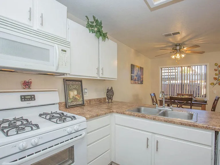 SummerRidge Apartments — Photo 38