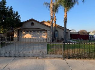 13768 E Amigo Dr, Parlier, CA 93648