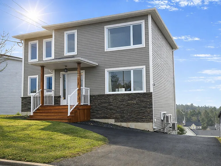 108 Gallery Cres — Photo 1