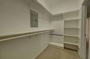 Spacious walking closet