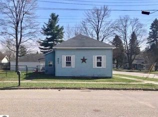 621 Walnut St, Cadillac, MI 49601