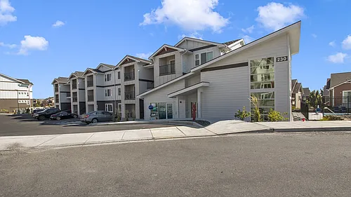 Tides at Willow Pointe Photo 1
