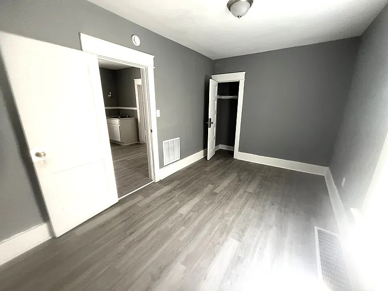 540 E 22nd St #1 — Photo 2