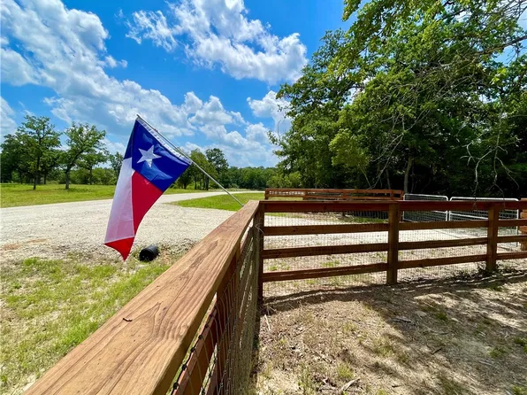 9242 Stetson Dr, Normangee, TX 77871