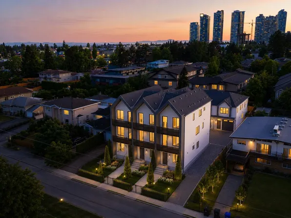 6525 Dufferin Ave #2, Burnaby, BC V5H 3T2