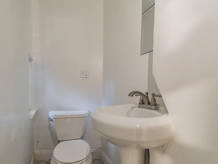 1116 Rhode Island Ave NW #B — Photo 11
