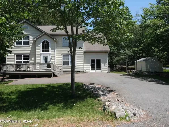 1496 Waterfront Dr, Tobyhanna, PA 18466