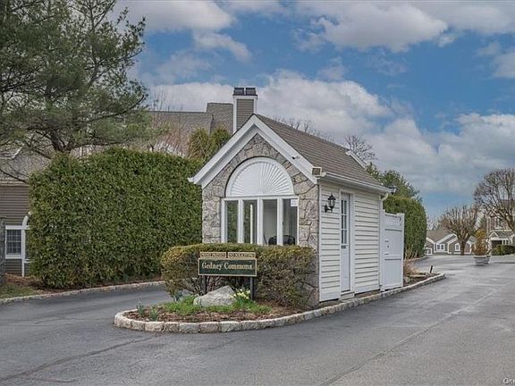 4th image of 55 Jared Dr
