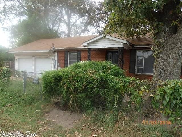 1st image of 903 S Lake St