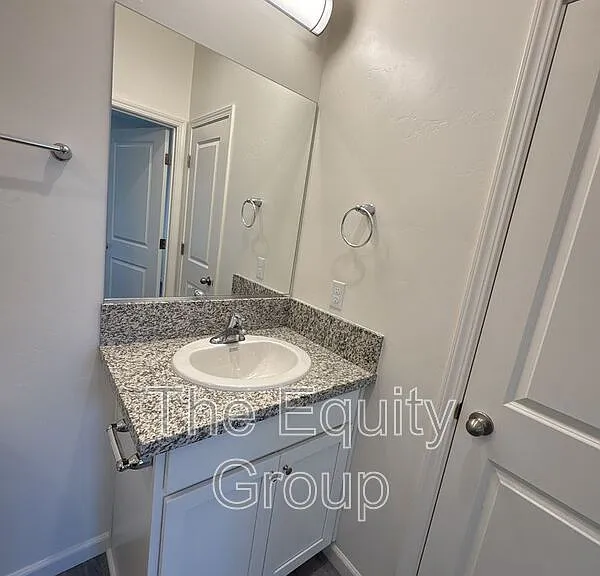 733 S Pinkham #101 — Photo 18