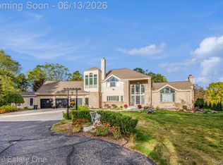 5772 N Rochester Rd, Rochester, MI 48306