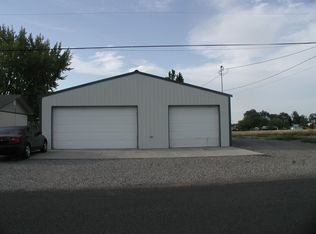 882 W Humorist Rd, Burbank, WA 99323