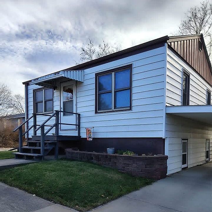 1st image of 909 E Erskine St