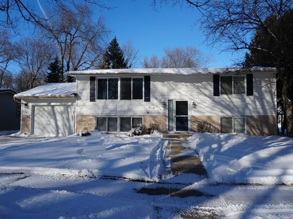 405 17th Ave, Charles City, IA 50616