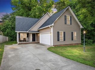 1372 Fort Place Ct, Winston Salem, NC 27127