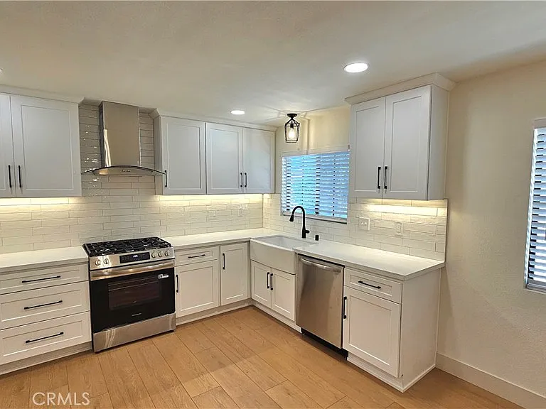 121 N Muscatel Ave — Photo 9