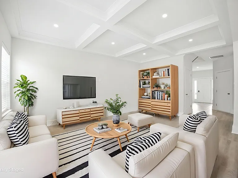 95 Sequoia Dr — Photo 9