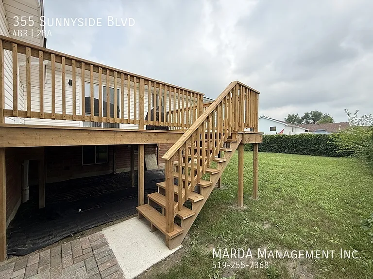 355 Sunnyside Blvd — Photo 59