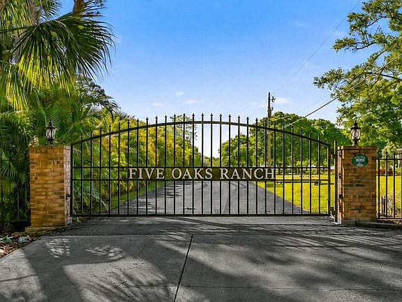 2nd image of 8686 Andrews Avenue