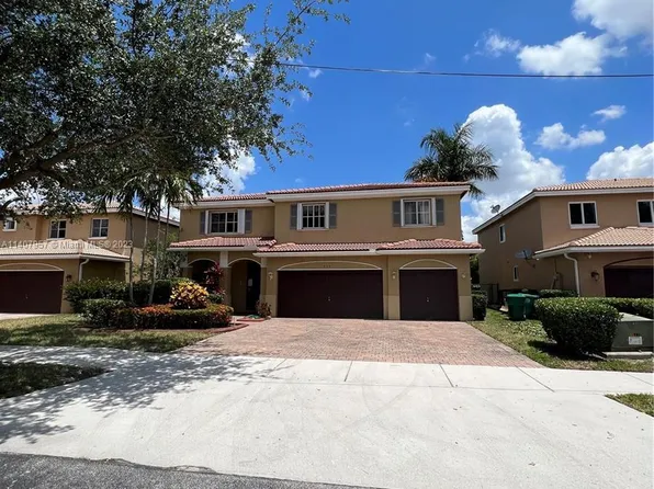 939 NW 206th St, Miami Gardens, FL 33169