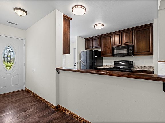 2nd image of 413 N Lee St