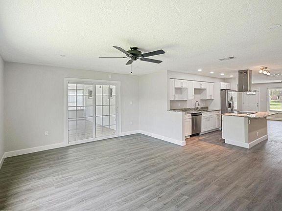 5th image of 560 Cassia Blvd