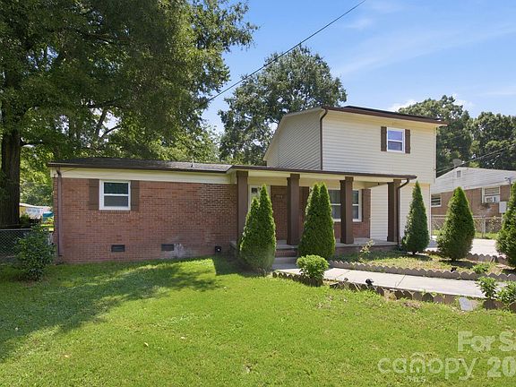 2nd image of 3014 Curtis St