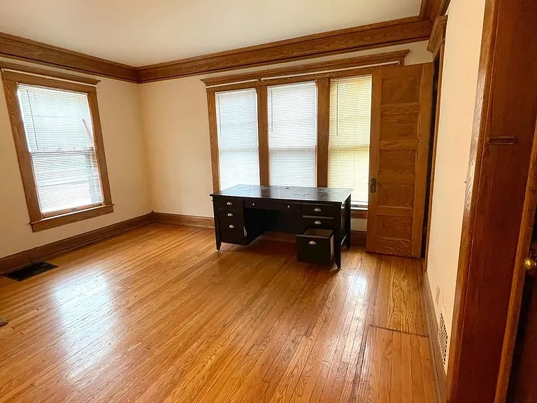 1338 Washtenaw Ave — Photo 32